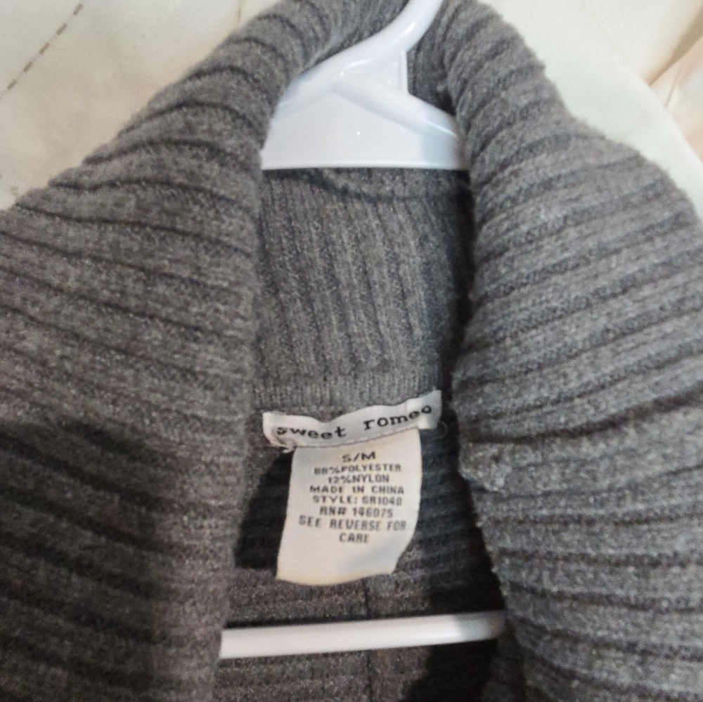 Sweet Romeo Sweater - Picture 2 of 3